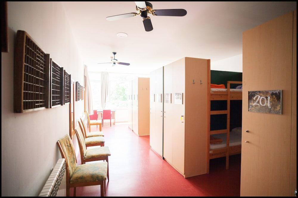Inout Hostel *